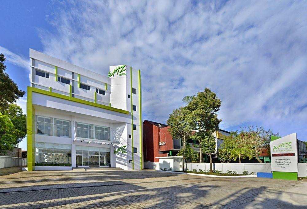 Whiz Prime Hotel Sudirman Cilacap Buitenkant foto