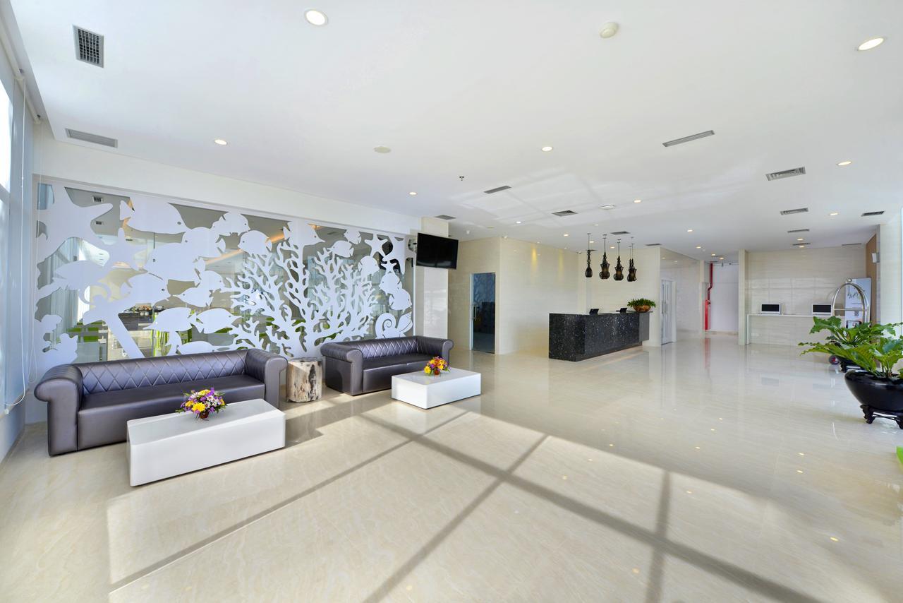 Whiz Prime Hotel Sudirman Cilacap Buitenkant foto