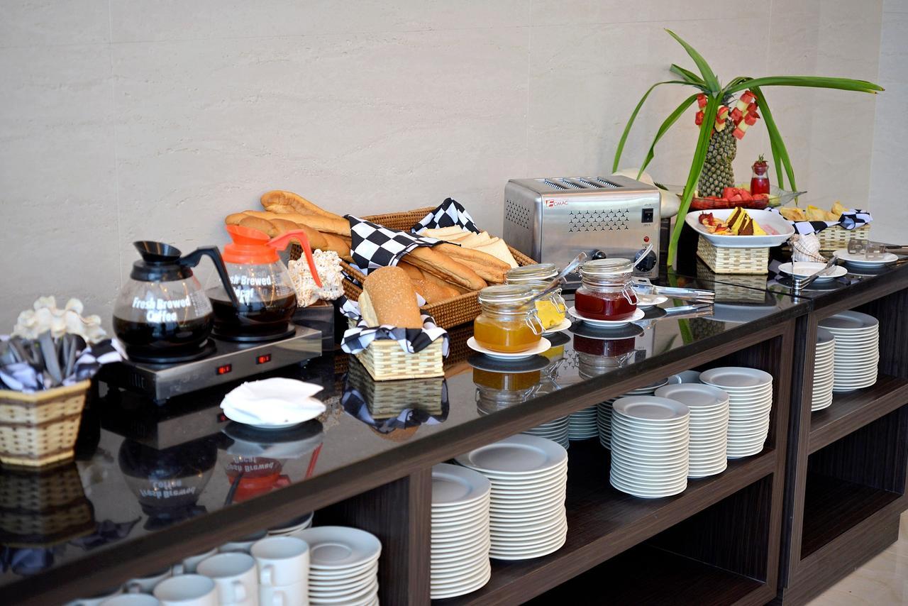 Whiz Prime Hotel Sudirman Cilacap Buitenkant foto